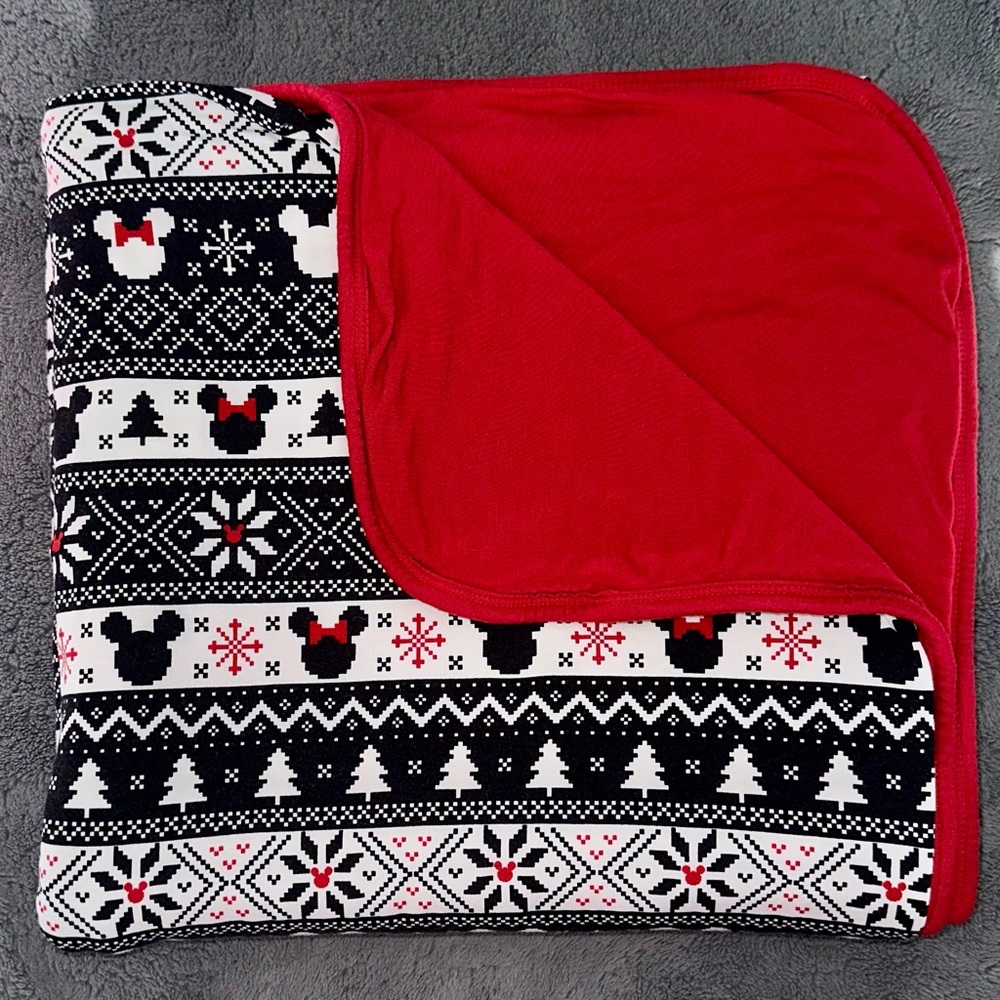 Little Sleepies Disney Mickey Fair Isle Christmas Bamboo Cloud Blanket